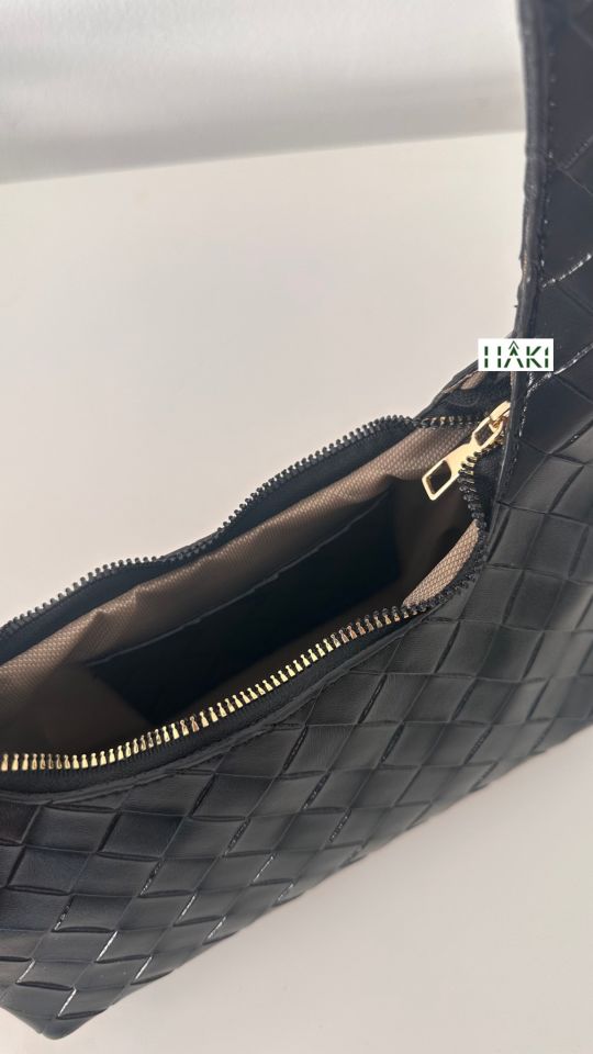 Chubu Örgü Desen Siyah Baget Çanta