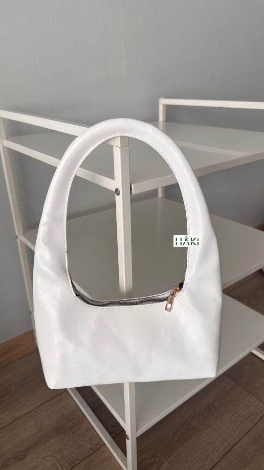 Chubu Düz Desen Beyaz Baget Çanta