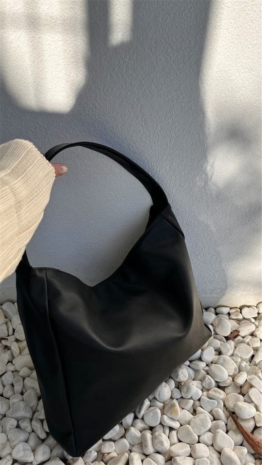 Nuka Kalın Askılı El ve Omuz Çantası Siyah
