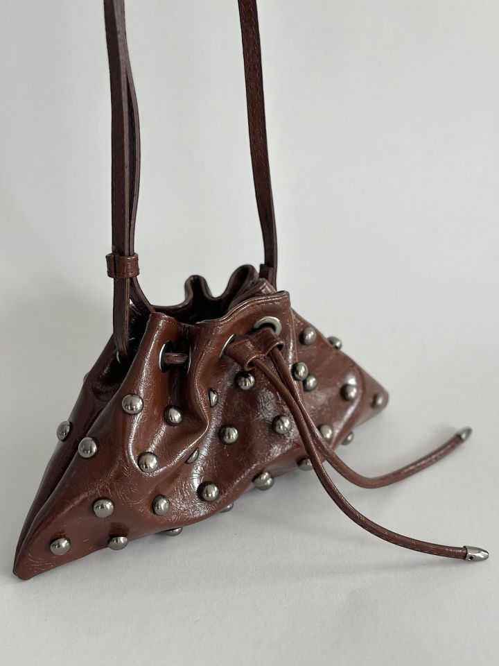 Westa Zımba Detaylı Büzgülü Omuz ve Çapraz Çanta Acı Kahve