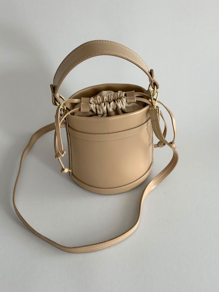 Garmen Büzgü Detaylı  Kova El ve Omuz Çantası Bej