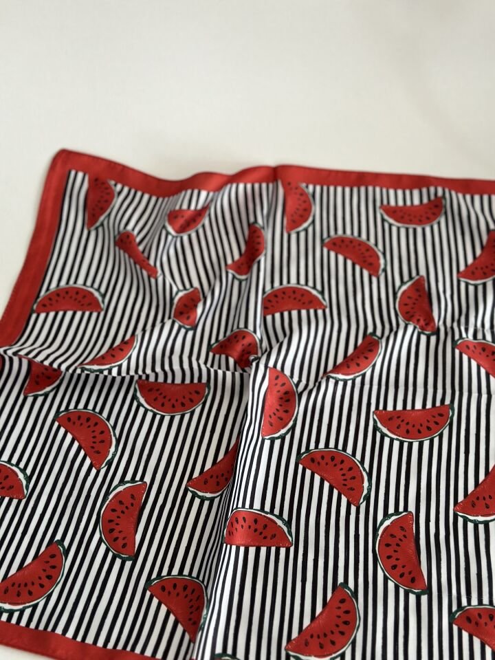 Karpuz Desenli Siyah Çizgili Fular