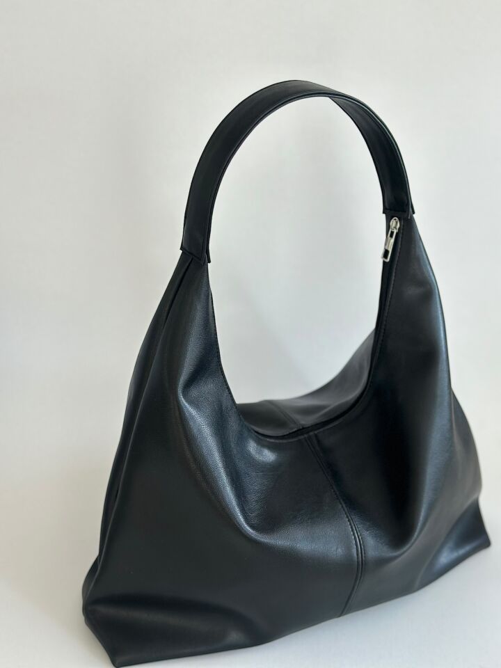 Nora Büyük Boy Salaş Omuz Çantası Siyah