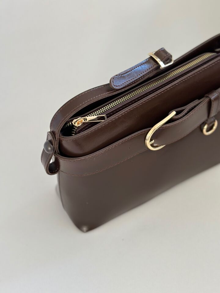 Lora Kemer Detay Omuz Çantası Acı Kahve