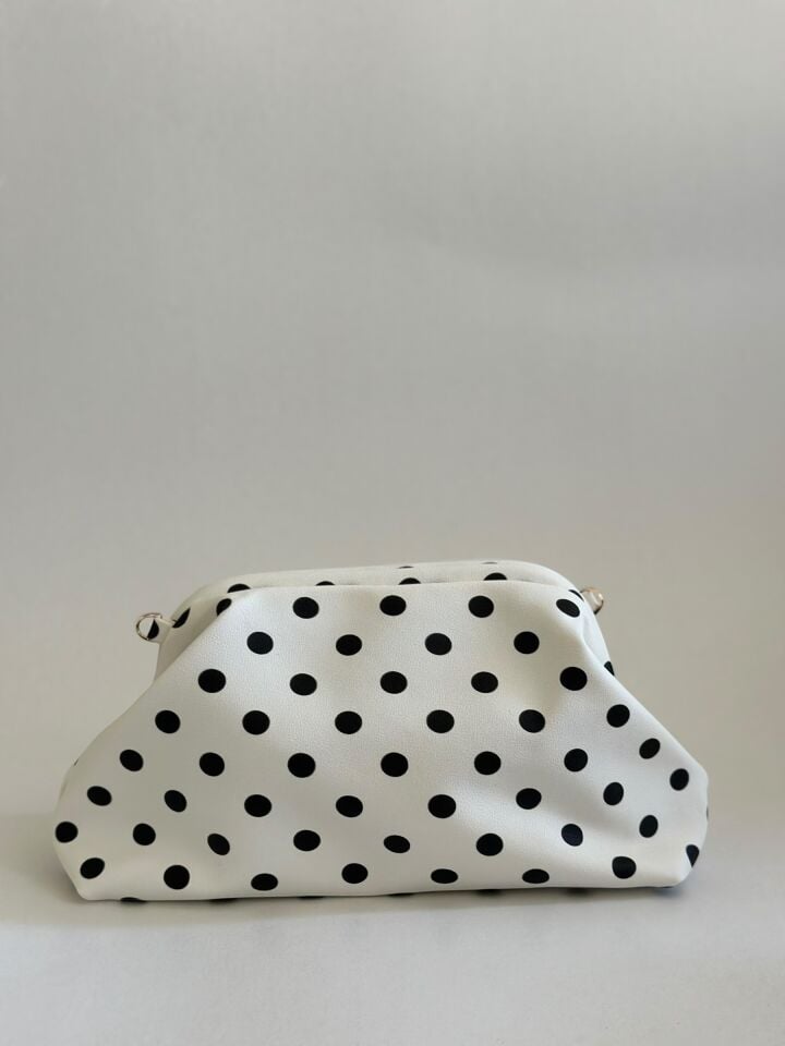 Puantiyeli Zincir Askılı Clutch Kadın Çantası Beyaz