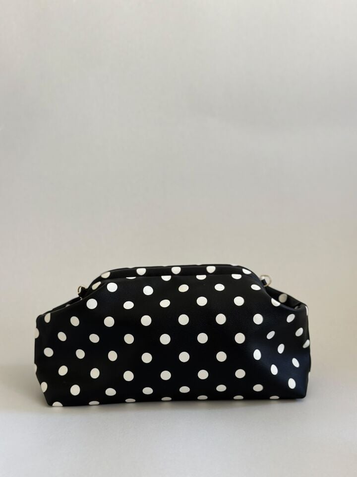 Puantiyeli Zincir Askılı Clutch Kadın Çantası Siyah