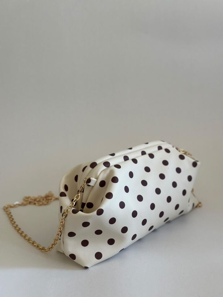 Puantiyeli Zincir Askılı Clutch Kadın Çantası Kahverengi-Beyaz